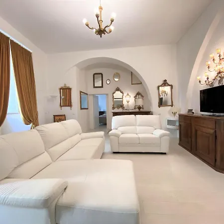 White House Stalloreggi-vicino Cattedrale