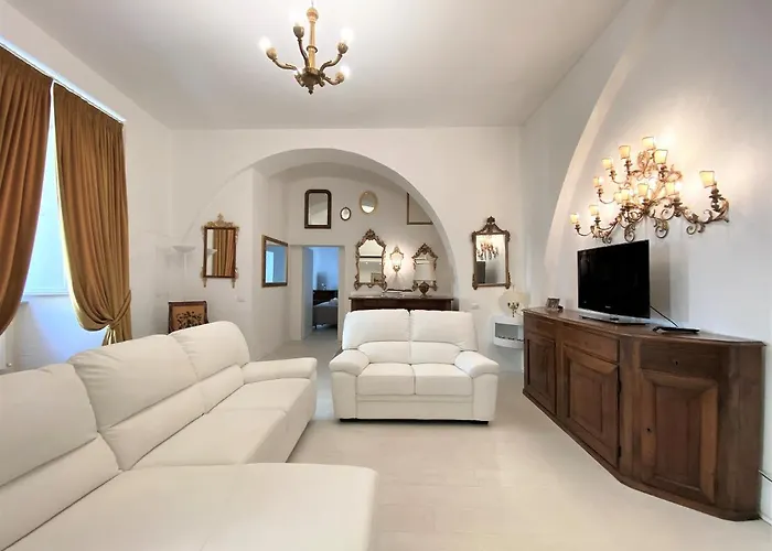 White House Stalloreggi-vicino Cattedrale